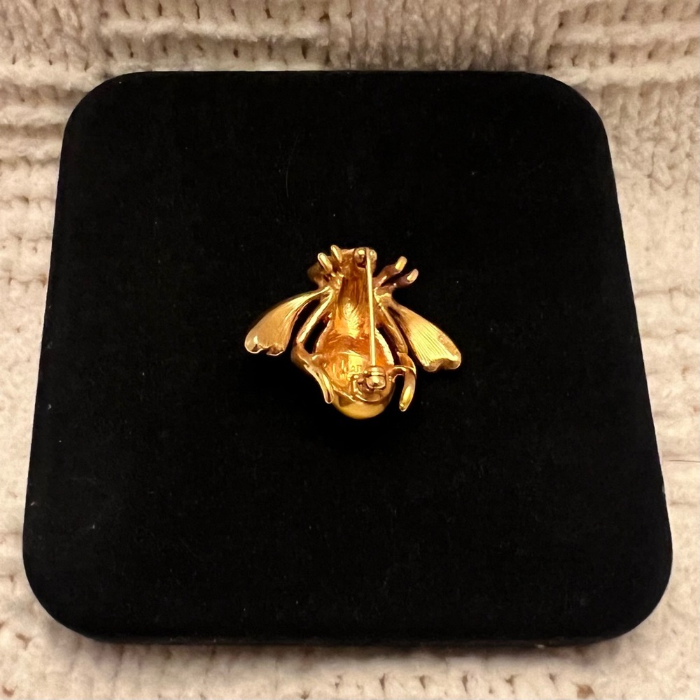 Joan Rivers Gold Tone Bee Brooch with Enamel Accents - Picture 7 of 8